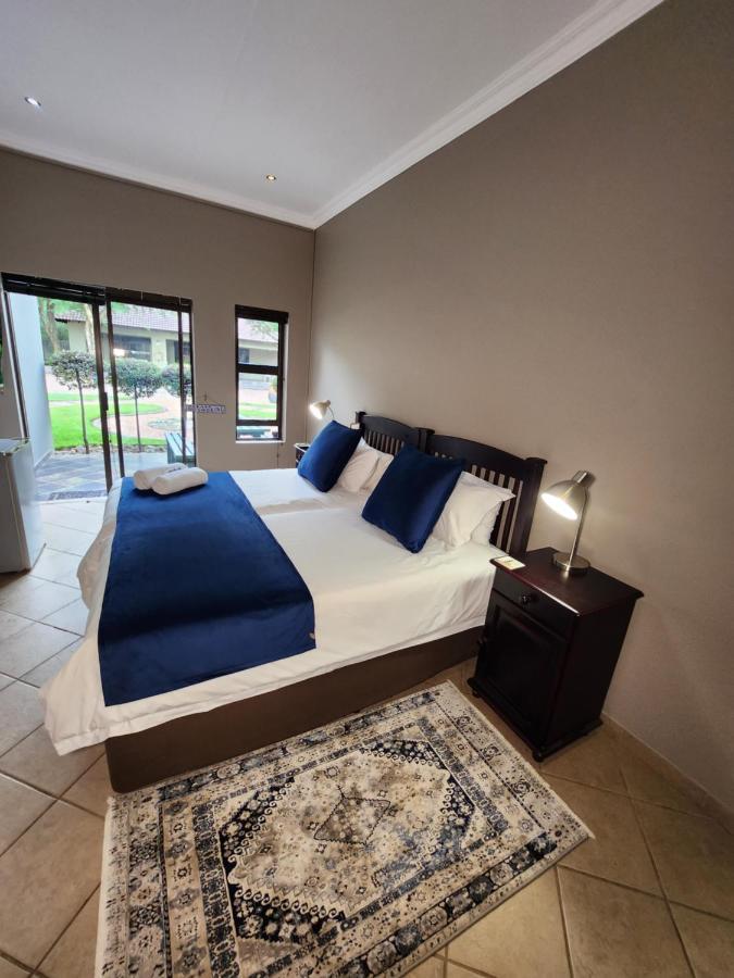 Rip Van Winkel Guest House Lephalale Dış mekan fotoğraf